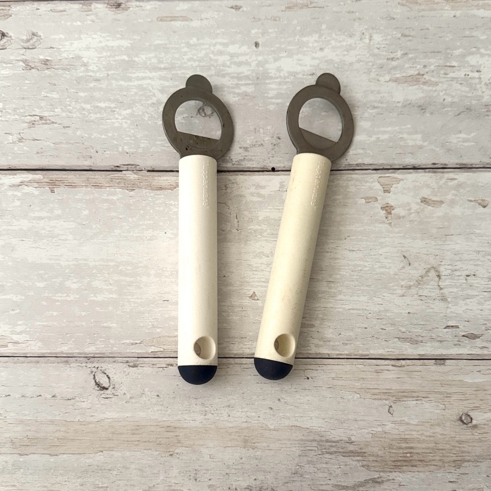 Tupperware Wide Grip Handle Bottle Openers Kitchen Gadgets Tools White Blue